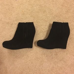 Jessica Simpson suede wedge bootie size 9