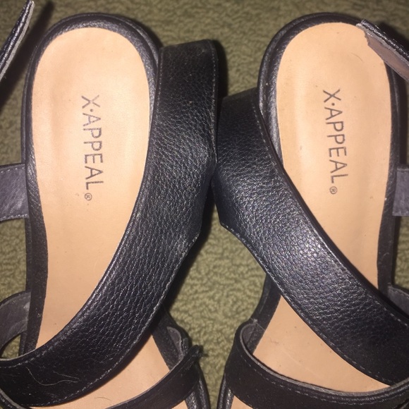 Strappy black wedges - Picture 4 of 4