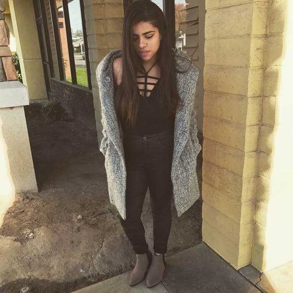 Posh instagram: @karlajocellyn - Picture 2 of 4