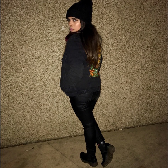 Posh instagram: @karlajocellyn - Picture 4 of 4