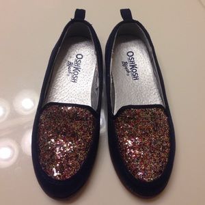 Osh Kosh adorable sparkly loafers