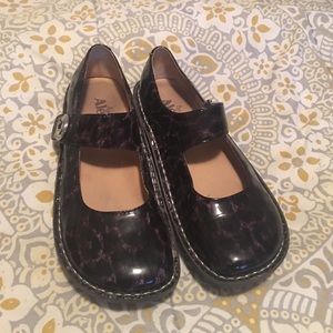 Alegria nursing shoes (37).Worn three times$50.00