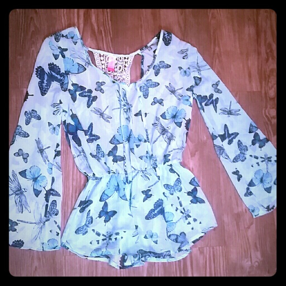Long sleeve butterfly print blouse - Picture 1 of 2