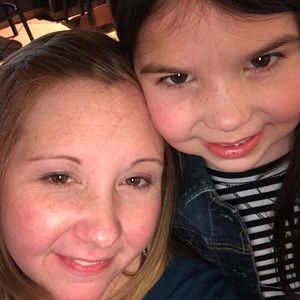 Meet your Posher, Alyson