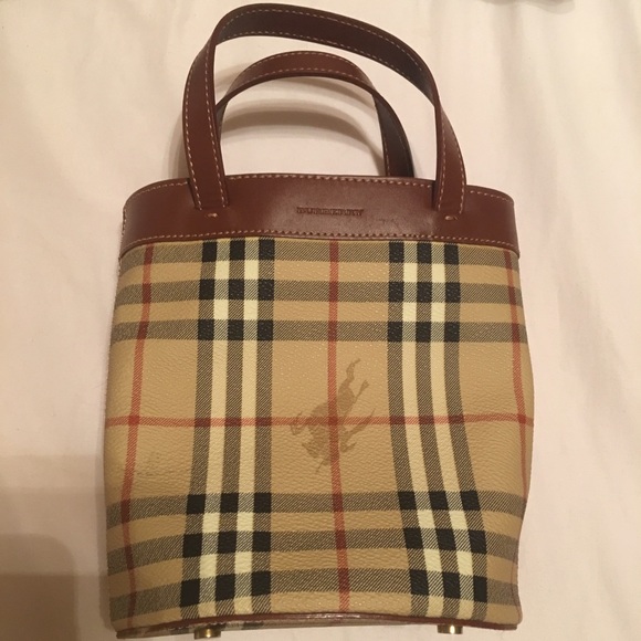 Small Burberry purse