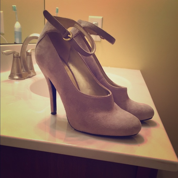 Nine West pumps