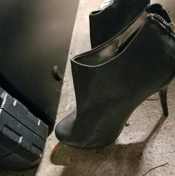new Grey heel booties - Picture 1 of 4