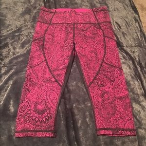 Lululemon cropped pants!
