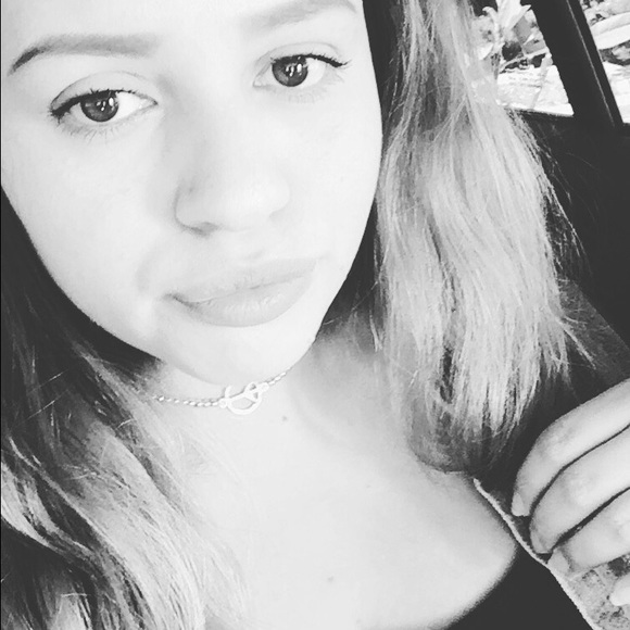 Meet your Posher, Vanessa - Picture 1 of 1