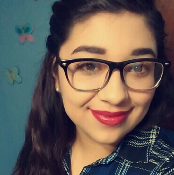 Meet your Posher, Evelin - Picture 1 of 1