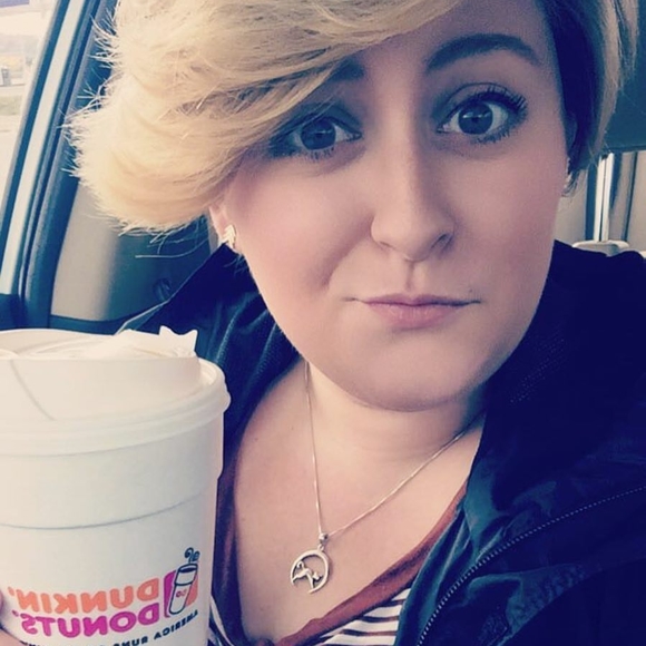 Meet your Posher, Julia