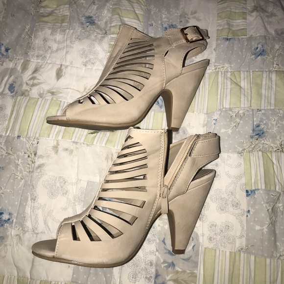 Heels - Picture 2 of 2