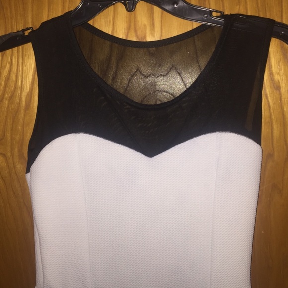 Tight fit cocktail dress - Picture 2 of 4