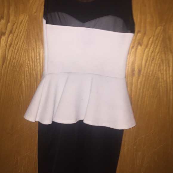 Tight fit cocktail dress - Picture 4 of 4