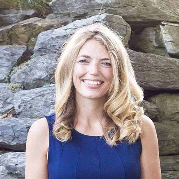 Meet your Posher, Adrienne