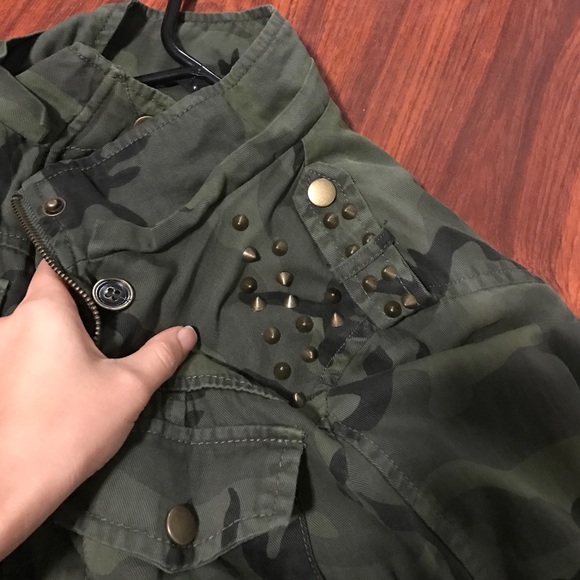 Worn once - Picture 2 of 2