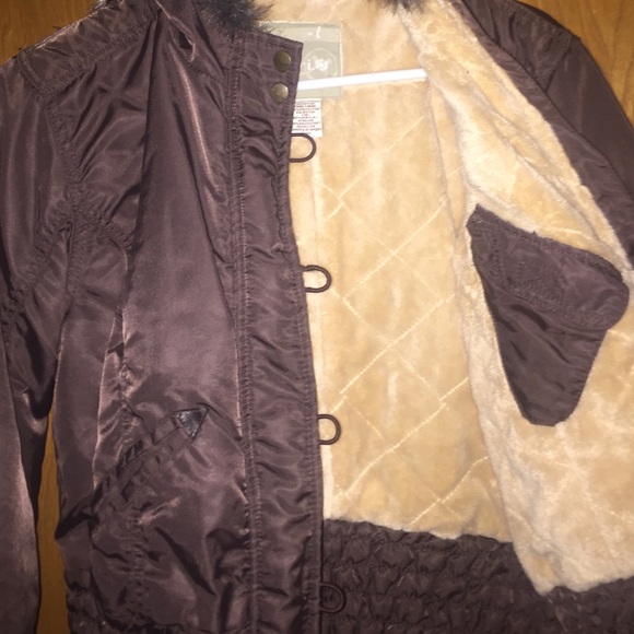 Poofy winter coat - Picture 2 of 4