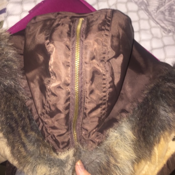 Poofy winter coat - Picture 4 of 4