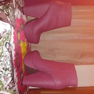 Burgundy heeled botties