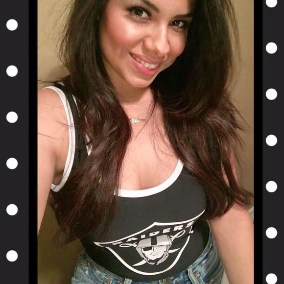 Meet your Posher, Selene