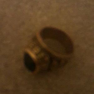 Meet your Posher, Parris