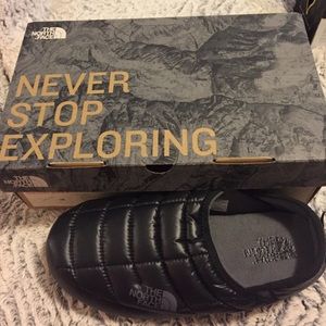 Brand-new Northface slippers size 8