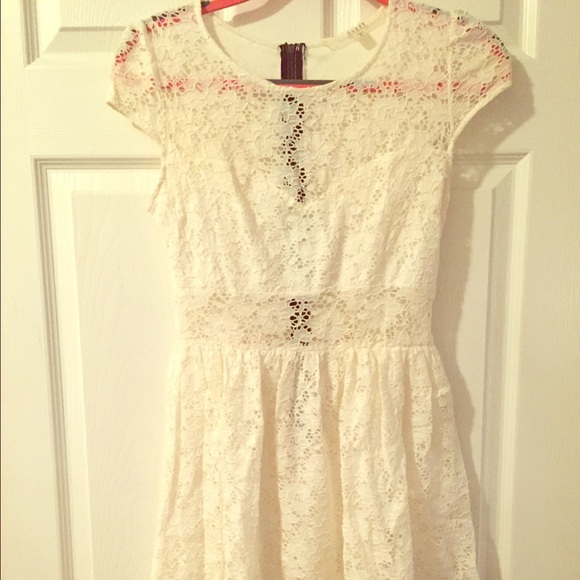 White Guess dress, Size M, very good condition