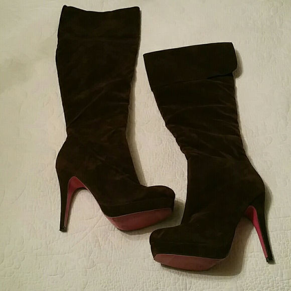 🚨🚨SOLD🚨🚨Chocolate faux suede/velvet boots