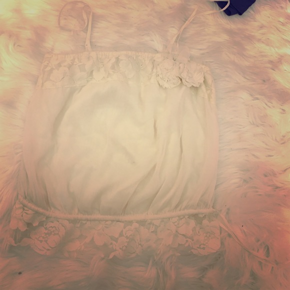 American Eagle white lace top