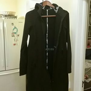 Lululemon Apres Jacket - Black, Size 8