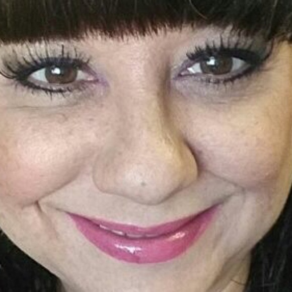 Meet your Posher, Monique - Picture 2 of 2