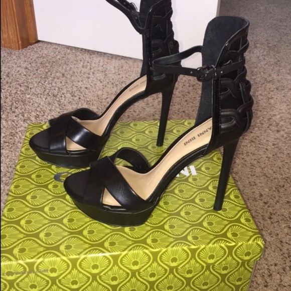 New Gianni Bini (Dillard's) black heels