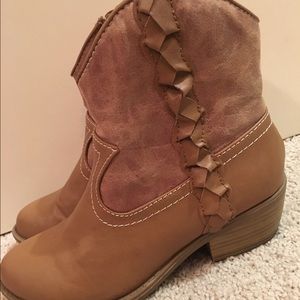 SODA Ankle Cowboy Booties