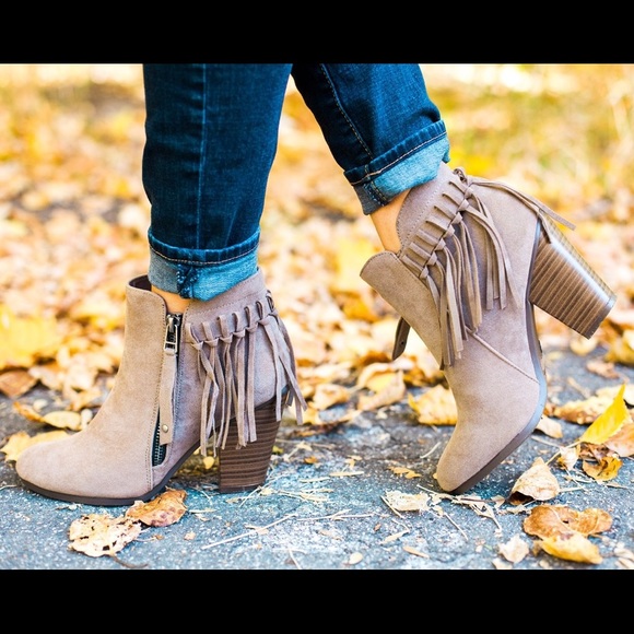 Shoes - Beige fringe ankle boots bootie