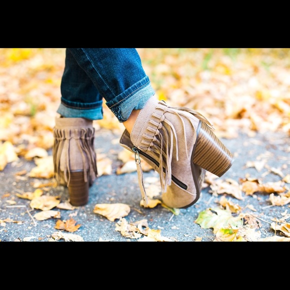 Beige fringe ankle boots bootie - Picture 3 of 4