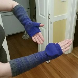 Lululemon Wool  Smitten Mittens (Purple & Grey)