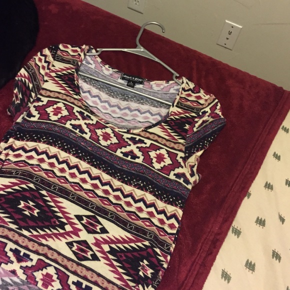 Aztec crop top - Picture 3 of 3