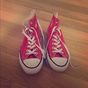 Red converse!