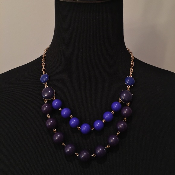 Pretty Blue Necklace ~ $5 with any bundle