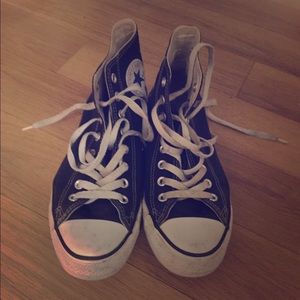Black high top converse!