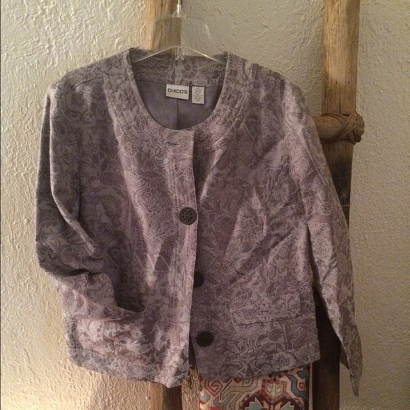 Amazing pattern worked silver/ grey blazer.