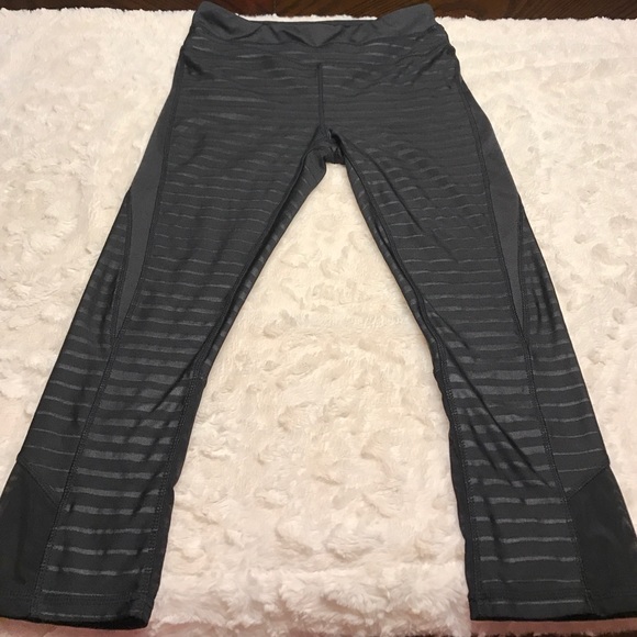 Black workout capris