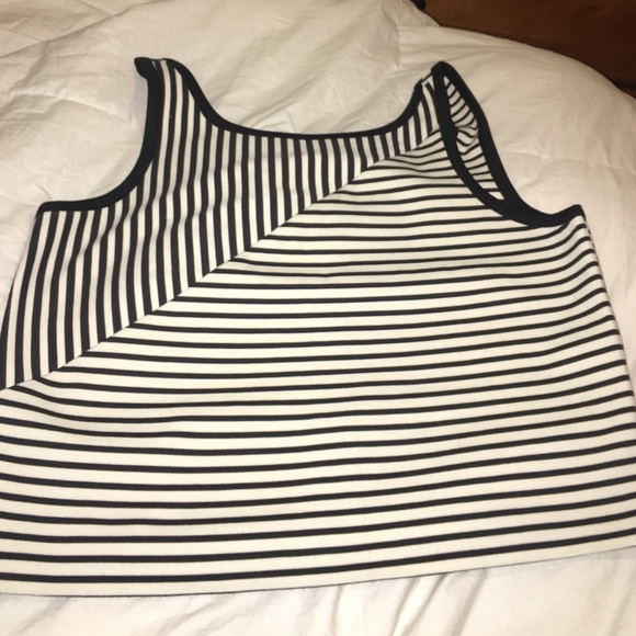 Low back crop top, black and white size: large.