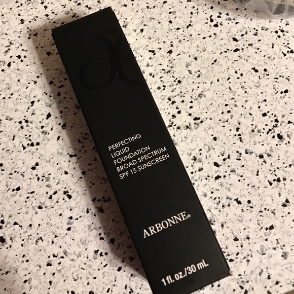 Arbonne Perfecting Liquid Foundation