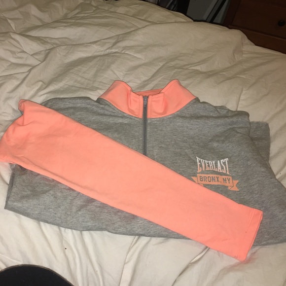 Quarter zip sweatshirt, Size: large.