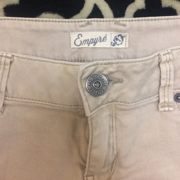 Empyre Tan Jean Shorts - Picture 2 of 4