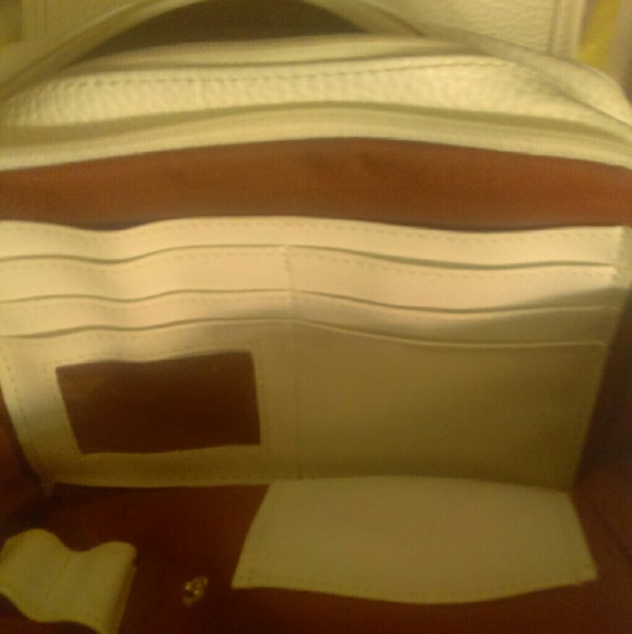 Guess Purse - Picture 3 of 3