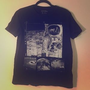Black spaceman on the moon tshirt