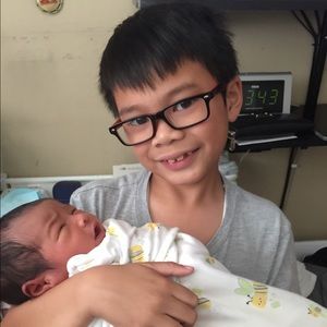 Meet your Posher, Efren