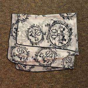 Black and White Sulk Scarf